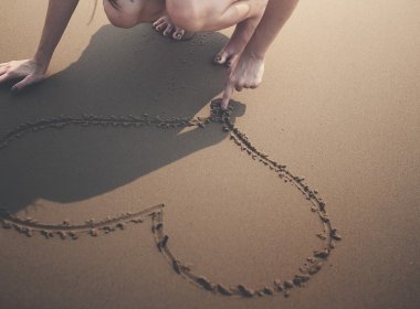 Léto - čas prvních lásek. Jste na to připraveni?